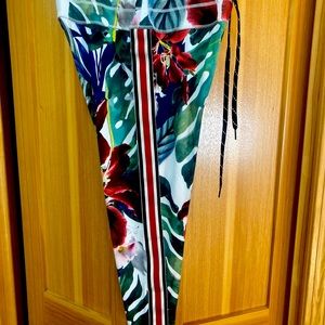 California brand 3/4 length Yoga or Jogging leggings